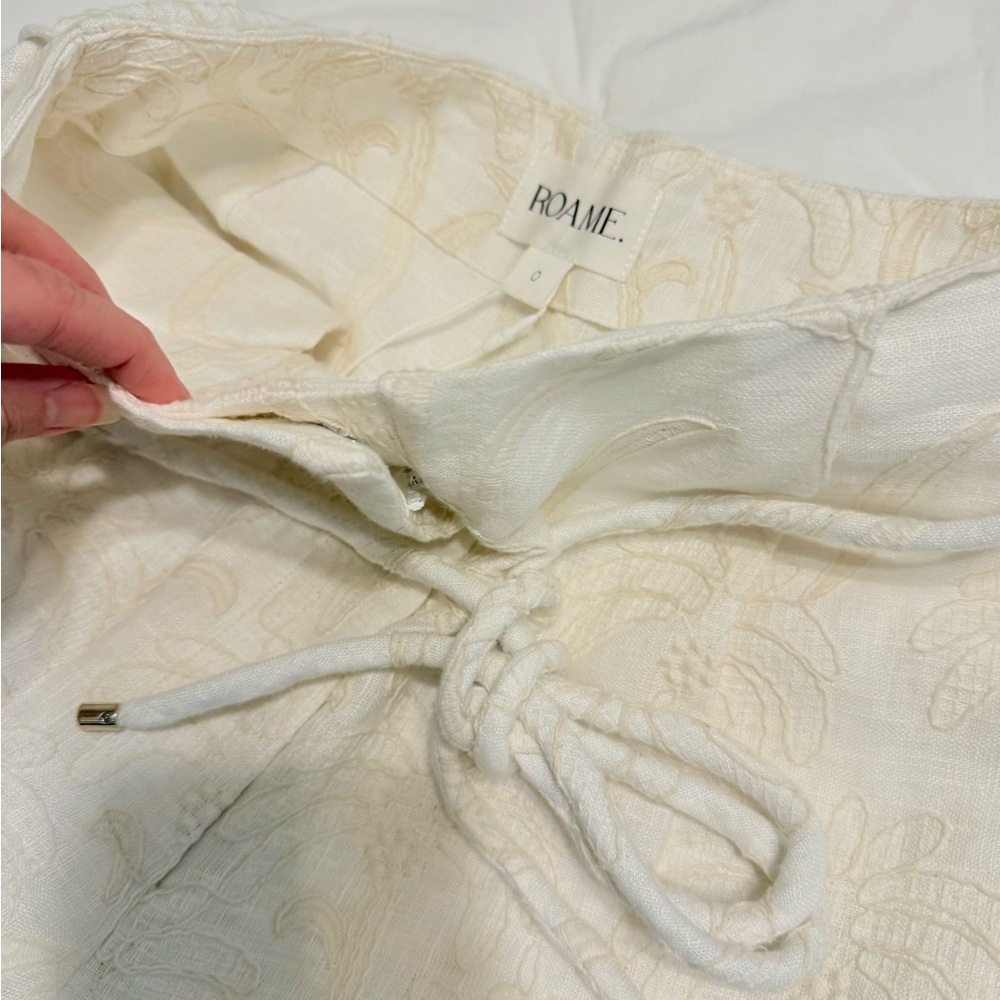 Roame Cream Floral Embroidered Linen Pants size 0 NWOT - Picture 3 of 5